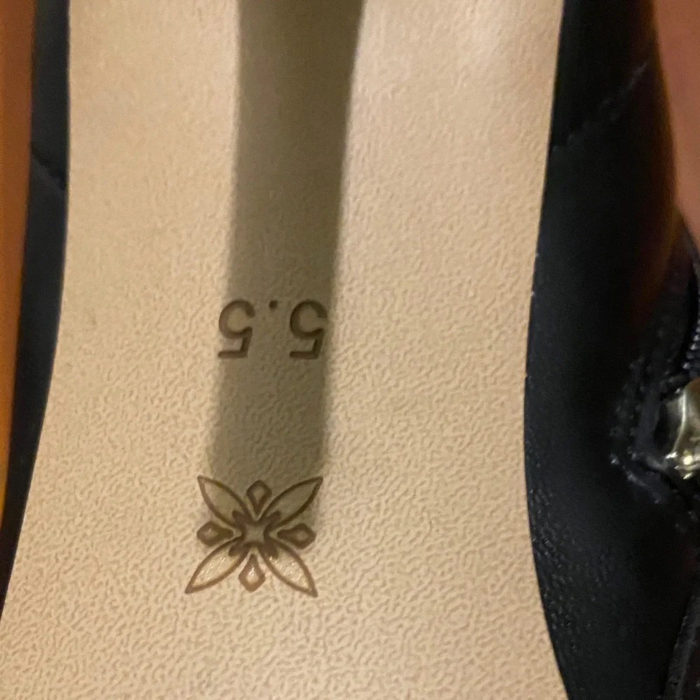 Elegant Black Leather Men's Shoes - Picture 4 of 5